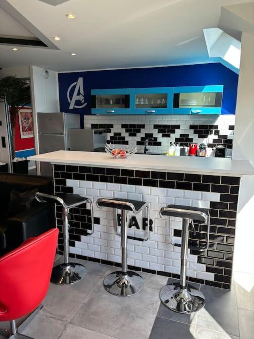 Appartement Disney Avengers, 5 Min Des Parcs มานี-เลอ-องเกรอ ภายนอก รูปภาพ